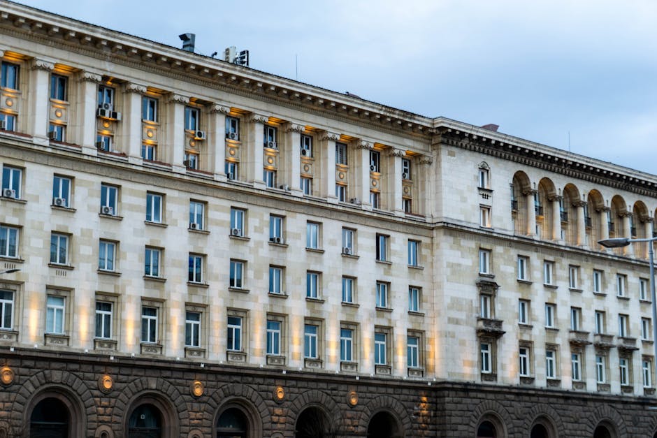 Bâtiment institutionnel et bureaux administratifs